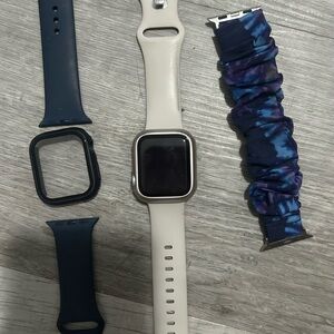 Smartwatch with Interchangeable Bands